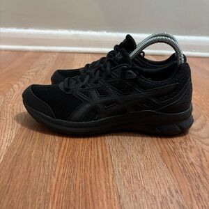 ASICS GT 2000 Black in size 7.5